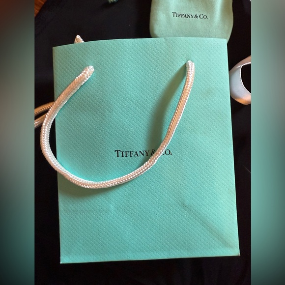 Tiffany & Co. Knot Pendant Necklace - Not in stores/online - Picture 8 of 16